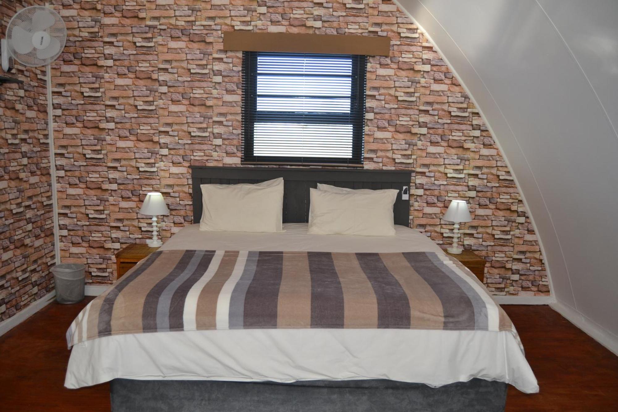 Arch Cabins Self Catering Homes Storms River Стормсривиер Екстериор снимка